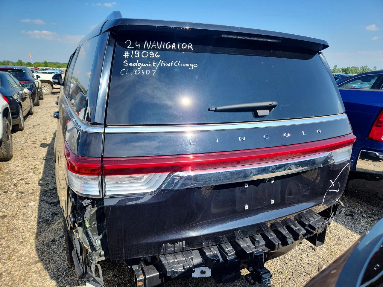 2024 Lincoln Navigator VIN 5LMJJ3NG6REL12471 COPART salvage auction — Front End, IL - SALVAGE CERTIFICATE, sold $24,800 on 2026-07-10 (photo 6)