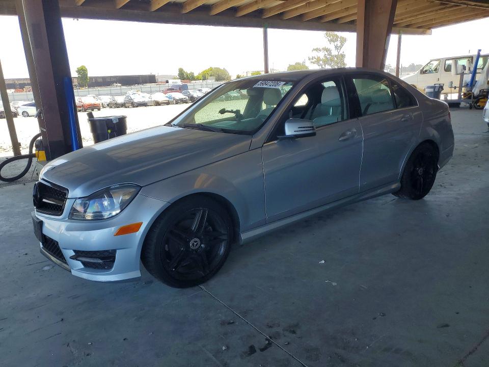 2013 Mercedes-benz C-klasse VIN WDDGF4HB2DA873717 COPART salvage auction — MINOR DENT/SCRATCHES, Ca - Dis/Dlr/Exp Only Clean Title, sold $1,000 on 2026-07-16 (photo 1)
