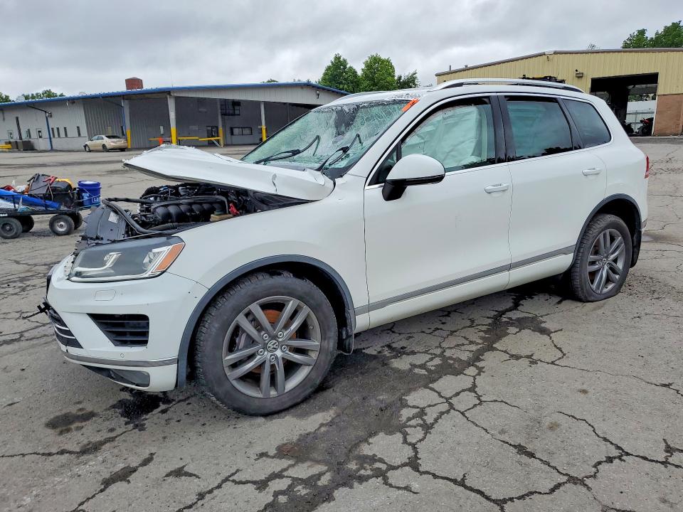2016 Volkswagen Touareg VIN WVGEF9BP5GD011013 COPART salvage auction — ROLLOVER, Ny - Mv-907A Salvage Certificate, sold $500 on 2026-07-16 (photo 1)