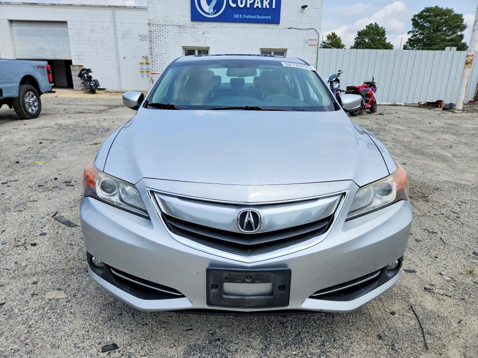 2013 Acura Ilx VIN 19VDE3F79DE302336 COPART salvage auction — NORMAL WEAR, Md - Certificate Of Title, sold $725 on 2026-09-01 (photo 5)