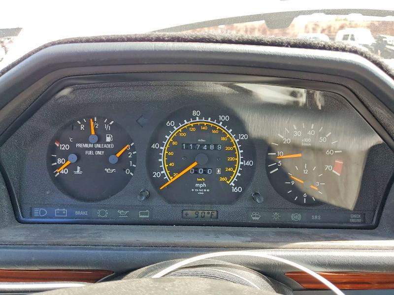1995 Mercedes-benz E-class VIN WDBEA32EXSC271970 COPART salvage auction — SIDE, CA - DLR/DIS/EXP ONLY SALVAGE TITLE, sold $3,300 on 2026-07-31 (photo 9)