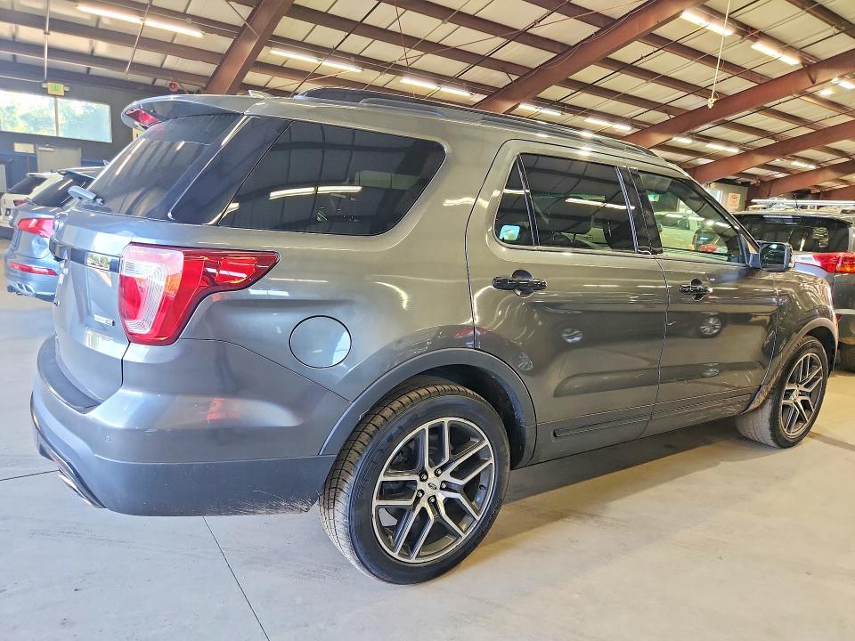 2016 Ford Explorer sport trac VIN 1FM5K8GT1GGA21824 COPART salvage auction — MINOR DENT/SCRATCHES, MA - CERTIFICATE OF TITLE (P), sold $3,900 on 2026-07-28 (photo 3)