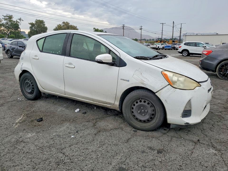 2013 Toyota Prius VIN JTDKDTB37D1552326 COPART salvage auction — REAR END, CA - SALVAGE CERTIFICATE, sold $625 on 2026-07-27 (photo 4)