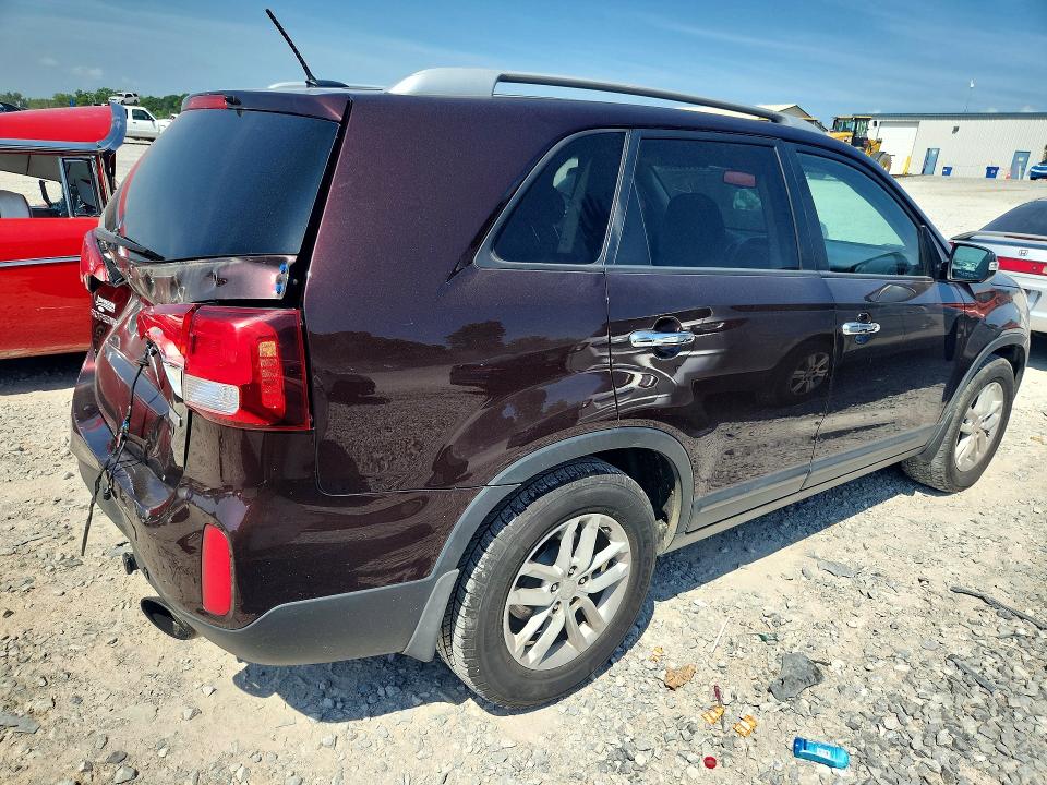 2015 Kia Sorento VIN 5XYKT4A68FG658923 COPART salvage auction — REAR END, Tn - Salvage Certificate, sold $200 on 2026-07-30 (photo 3)