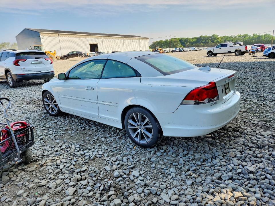 2010 Volvo C70 VIN YV1672MC7AJ092087 COPART salvage auction — WATER/FLOOD, Nj - Cert Of Title-Salvage Flood, sold $200 on 2026-08-17 (photo 2)