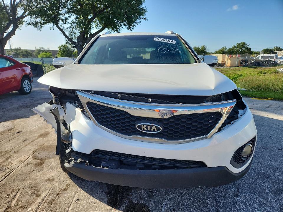 2011 Kia Sorento VIN 5XYKU4A19BG038576 COPART salvage auction — FRONT END, FL - CERT OF TITLE SLVG REBUILDABLE, sold $575 on 2026-07-28 (photo 5)