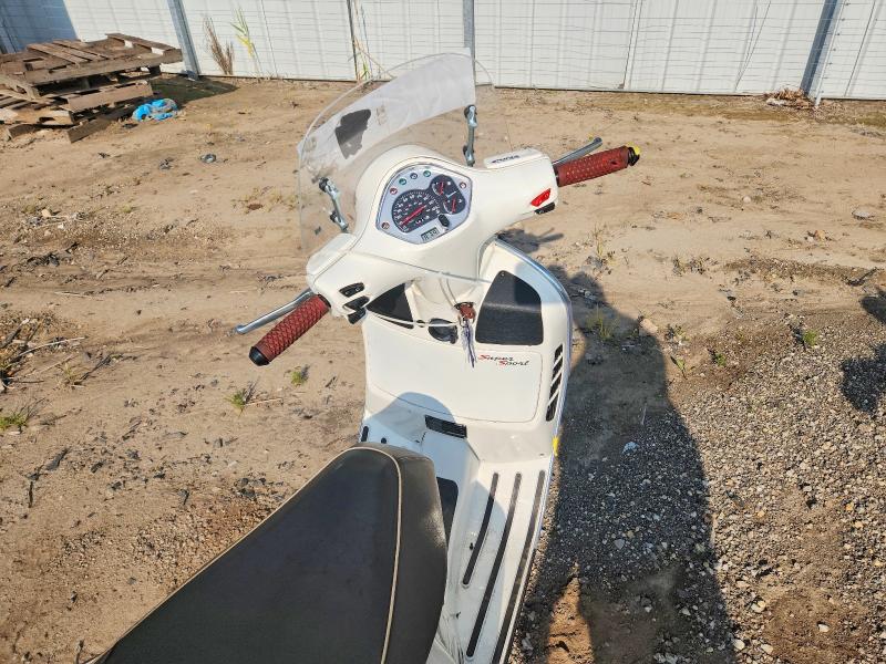 2010 Vespa Gts VIN ZAPM459LXA5701311 COPART salvage auction — FRONT END, Il - Salvage Certificate, sold $1,500 on 2026-08-06 (photo 6)