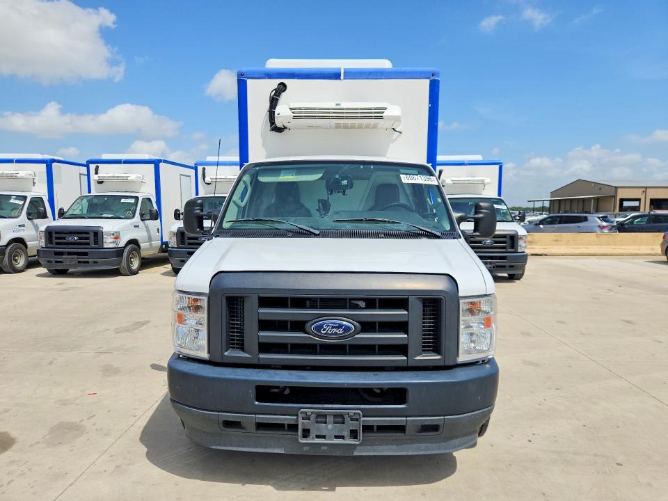 2023 Ford E-350 VIN 1FDWE3FK3PDD00801 COPART salvage auction — MECHANICAL, TX - CERTIFICATE OF TITLE, sold $11,600 on 2026-08-17 (photo 5)