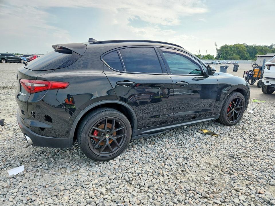 2018 Alfa romeo Stelvio VIN ZASFAKNN4J7C00385 COPART salvage auction — FRONT END, Fl - Certificate Of Title (P), sold $6,500 on 2026-08-06 (photo 3)
