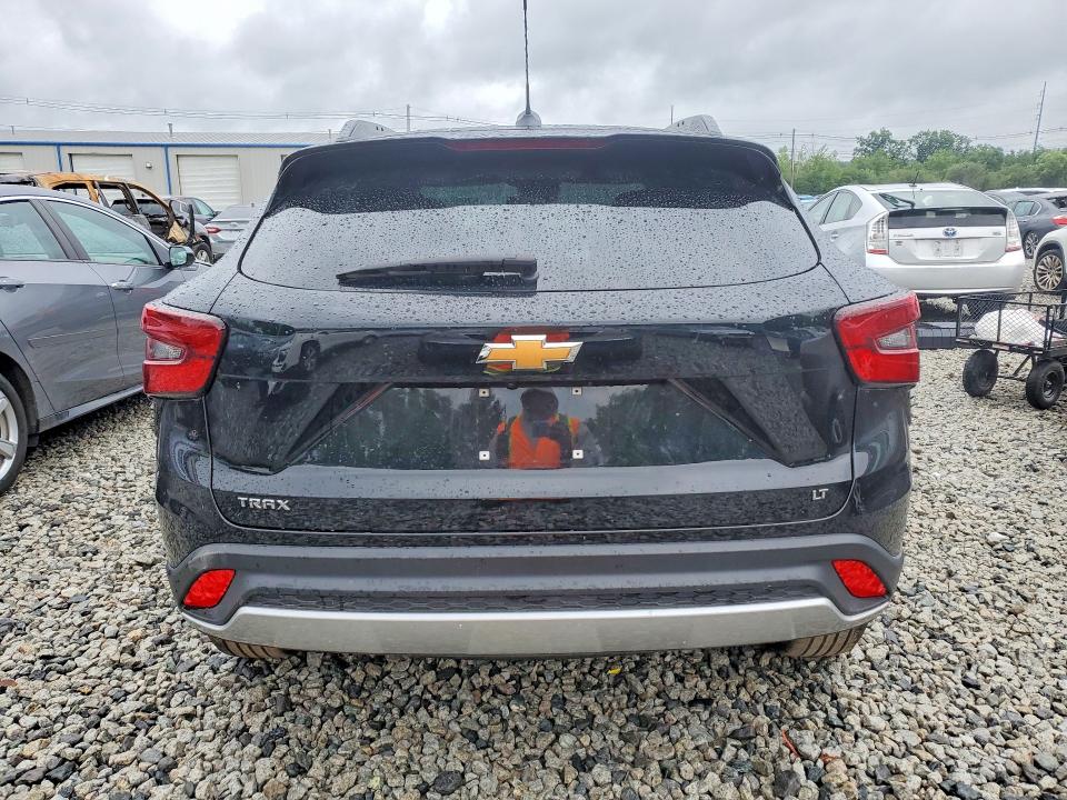 2025 Chevrolet Trax VIN KL77LHEP8SC238171 COPART salvage auction — FRONT END, FL - CERTIFICATE OF DESTRUCTION, sold $8,200 on 2026-07-29 (photo 6)