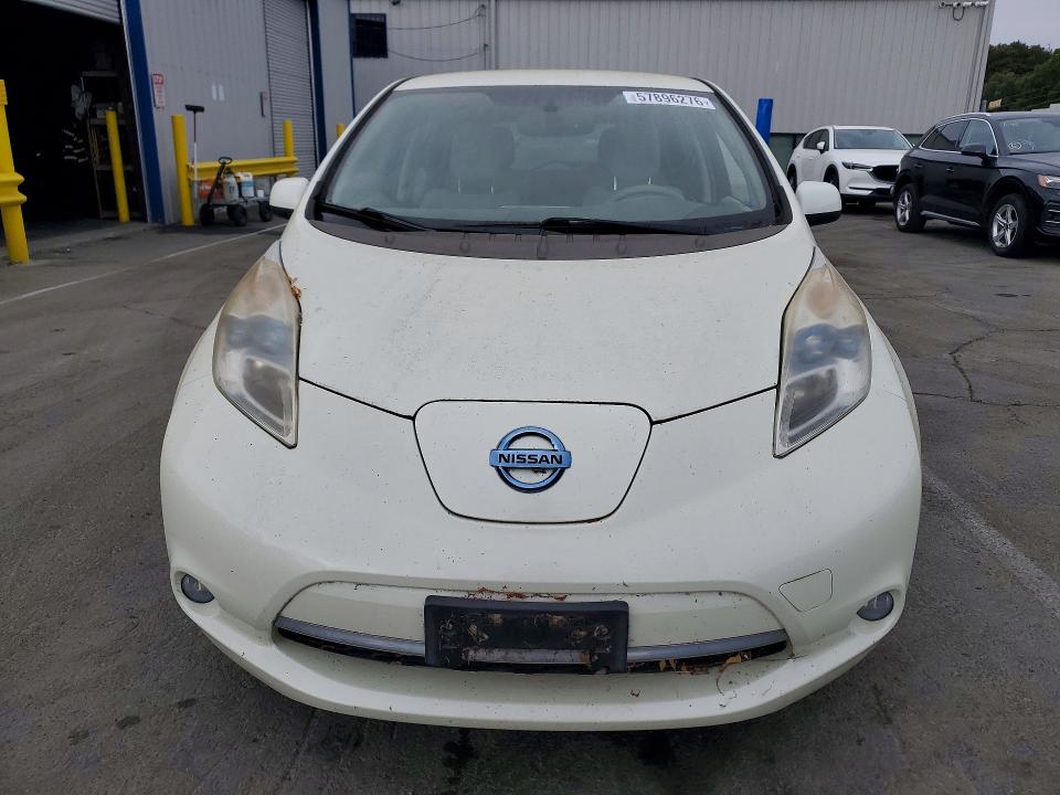 2011 Nissan Leaf VIN JN1AZ0CP6BT006652 COPART salvage auction — MINOR DENT/SCRATCHES, Ca - Dis/Dlr/Exp Only Clean Title, sold $425 on 2026-07-31 (photo 5)