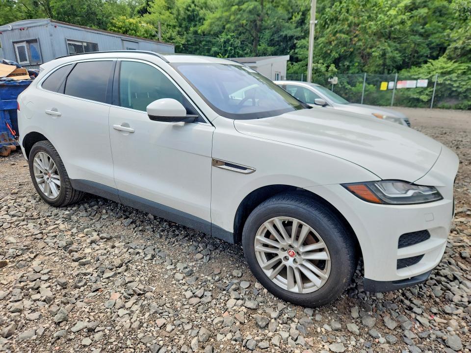 2018 Jaguar F-pace VIN SADCK2FX3JA259962 COPART salvage auction — WATER/FLOOD, Salvage Title, sold $2,200 on 2026-08-03 (photo 4)