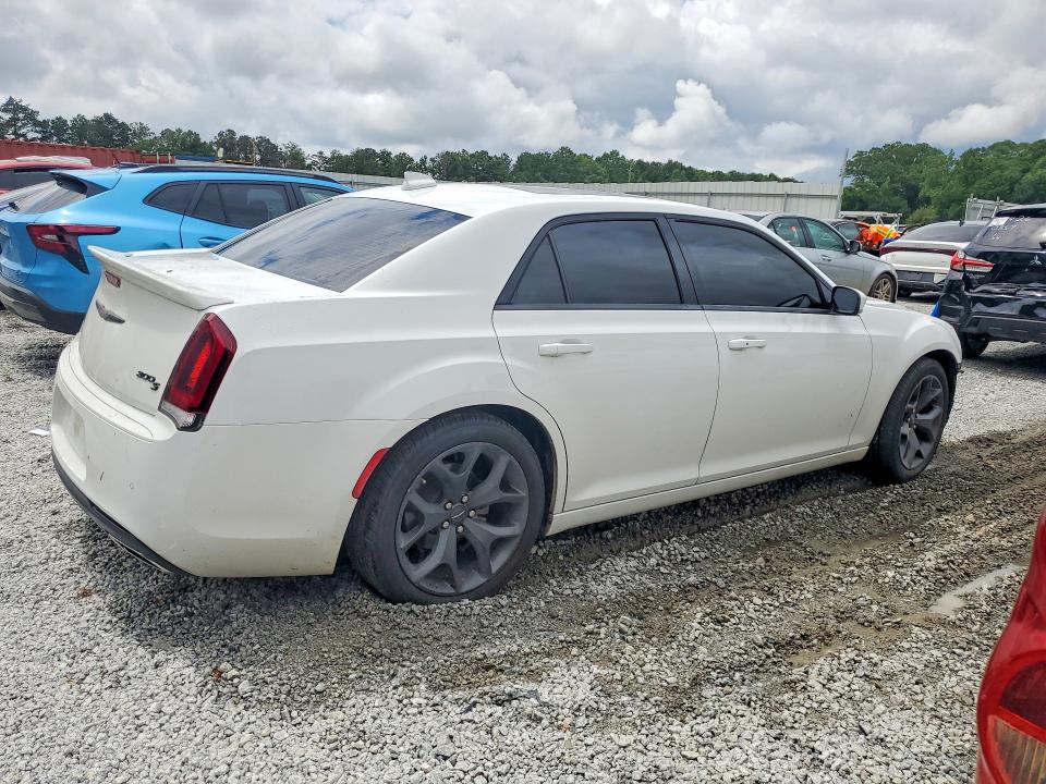 2022 Chrysler 300 VIN 2C3CCABG1NH190774 COPART salvage auction — FRONT END, Salvage Title, sold $7,900 on 2026-08-17 (photo 3)
