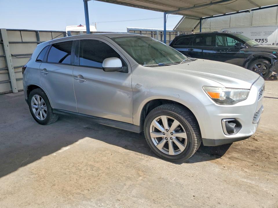 2014 Mitsubishi VIN 4A4AP3AU0EE011148 COPART salvage auction — MINOR DENT/SCRATCHES, Ca - Cert Of Title-Salvaged, sold $300 on 2026-07-10 (photo 4)
