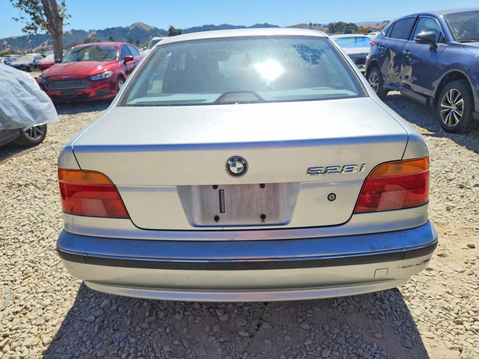 1999 BMW 5 series VIN WBADM6337XBY32073 COPART salvage auction — UNDERCARRIAGE, CA - SALVAGE CERTIFICATE, sold $425 on 2026-08-11 (photo 6)