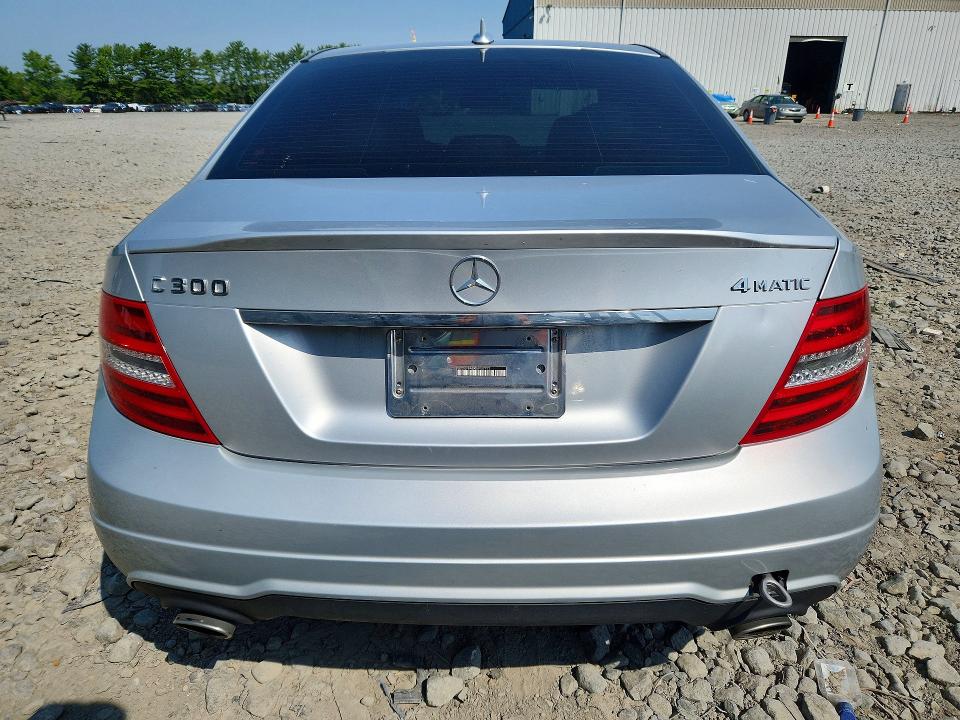 2014 Mercedes-benz C-klasse VIN WDDGF8ABXEA957772 COPART salvage auction — WATER/FLOOD, Nj - Cert Of Title-Salvage Flood, sold $1,275 on 2026-08-08 (photo 6)