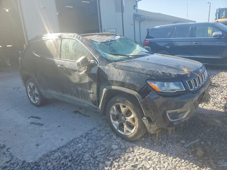 2018 Jeep Compass VIN 3C4NJDCB5JT267341 COPART salvage auction — ROLLOVER, Salvage Title, sold $70 on 2026-07-28 (photo 4)