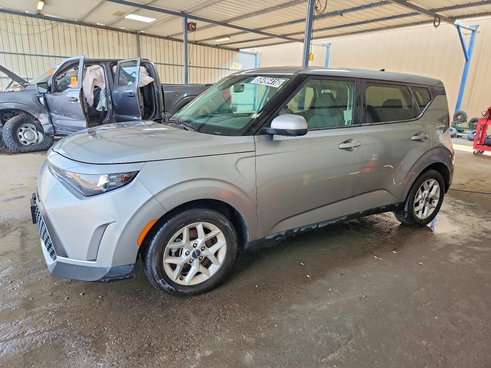 2023 Kia Soul VIN KNDJ23AU5P7881345 COPART salvage auction — MINOR DENT/SCRATCHES, CO - CERTIFICATE OF TITLE, sold $9,900 on 2026-07-24 (photo 1)
