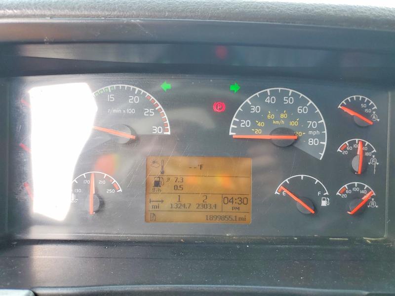 2007 Volvo Vnl VIN 4V4NC9TG17N429708 COPART salvage auction — MINOR DENT/SCRATCHES, Sc - Certificate Of Title, sold $2,850 on 2026-08-11 (photo 9)