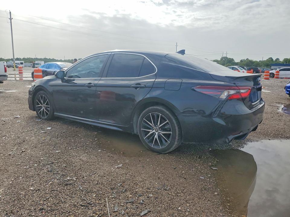 2022 Toyota Camry VIN 4T1G11AKXNU618651 COPART salvage auction — MINOR DENT/SCRATCHES, TX - CERTIFICATE OF TITLE (P), sold $7,100 on 2026-07-30 (photo 2)