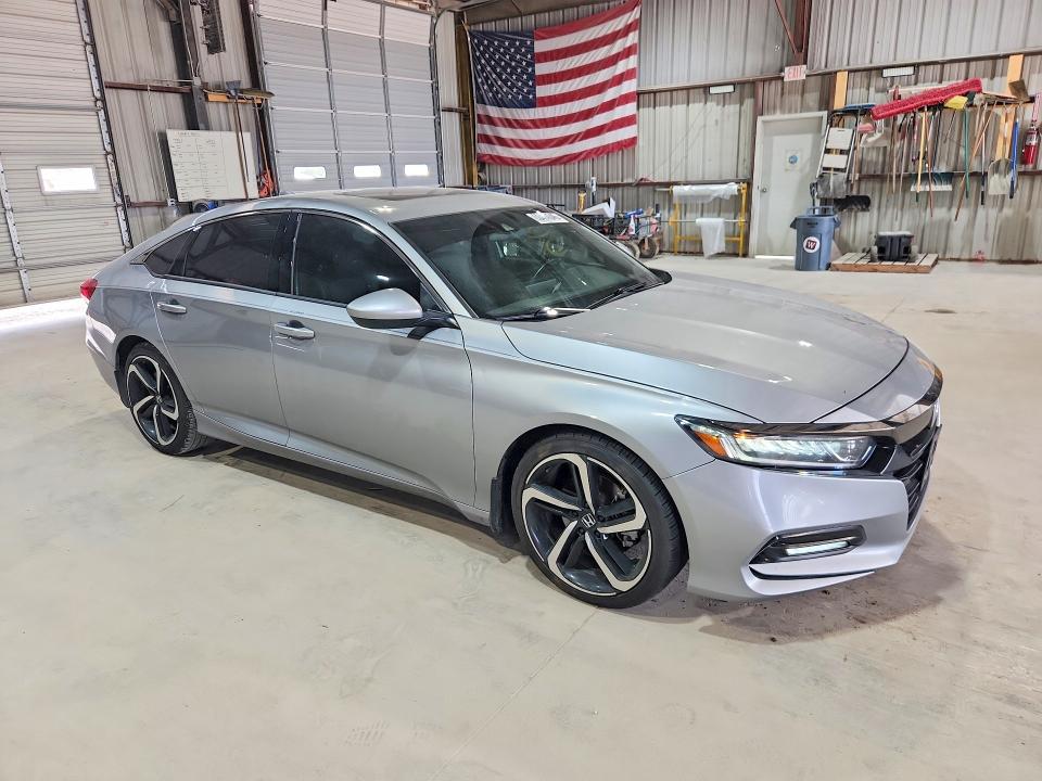 2018 Honda Accord VIN 1HGCV2F35JA002934 COPART salvage auction — HAIL, Mo - Certificate Of Title, sold $6,200 on 2026-07-29 (photo 4)