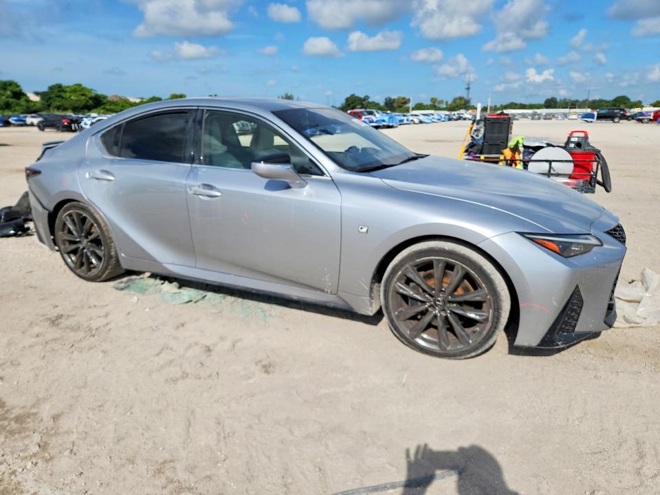 2021 Lexus Is VIN JTHGZ1B22M5037809 COPART salvage auction — SIDE, Fl - Cert Of Title Slvg Rebuildable, sold $13,500 on 2026-07-14 (photo 4)