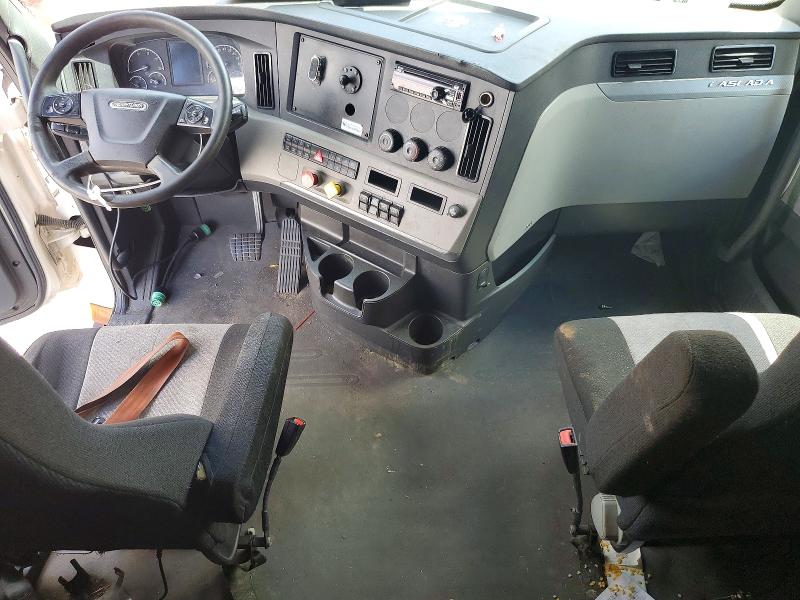 2019 Freightliner All other VIN 1FUJHHDR8KLKE3680 COPART salvage auction — MINOR DENT/SCRATCHES, NJ - CERTIFICATE OF TITLE, sold $10,300 on 2026-08-18 (photo 8)