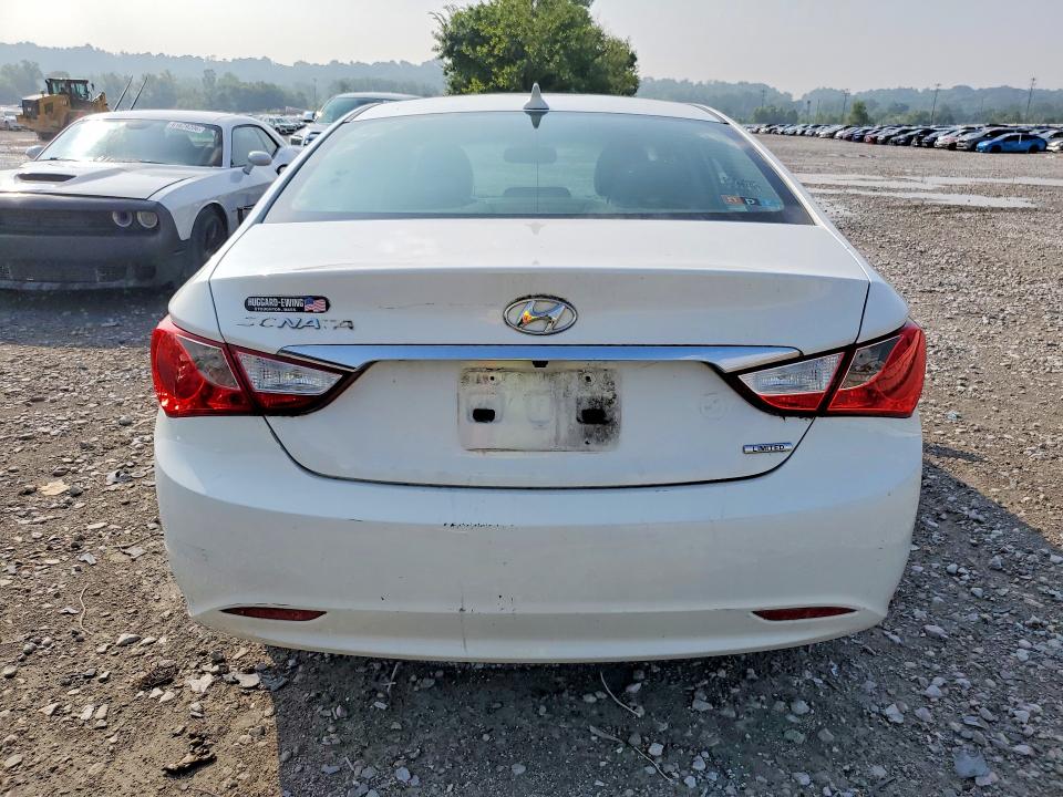 2011 Hyundai Sonata VIN 5NPEC4AC5BH275480 COPART salvage auction — MINOR DENT/SCRATCHES, Mo - Certificate Of Title, sold $1,750 on 2026-07-22 (photo 6)