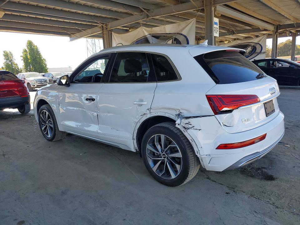 2021 Audi Q5 VIN WA1BAAFY4M2109574 COPART salvage auction — SIDE, CA - SALVAGE CERTIFICATE, sold $8,300 on 2026-08-25 (photo 2)