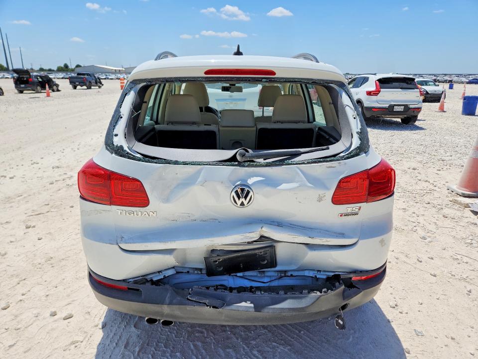 2017 Volkswagen Tiguan VIN WVGBV7AX9HK028390 COPART salvage auction — REAR END, Tx - Salvage Vehicle Title, sold $1,450 on 2026-08-06 (photo 6)