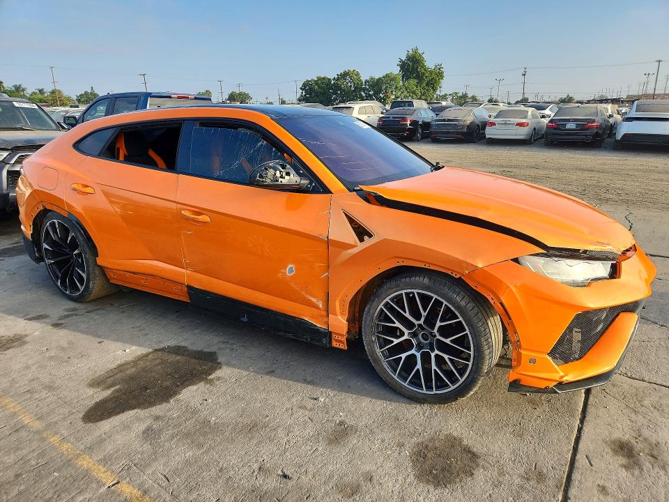2022 Lamborghini Urus VIN ZPBUA1ZL2NLA21237 COPART salvage auction — ALL OVER, TX - DIS/DLR/EXP ONLY SALVAGE TITLE, sold $13,300 on 2026-08-03 (photo 4)