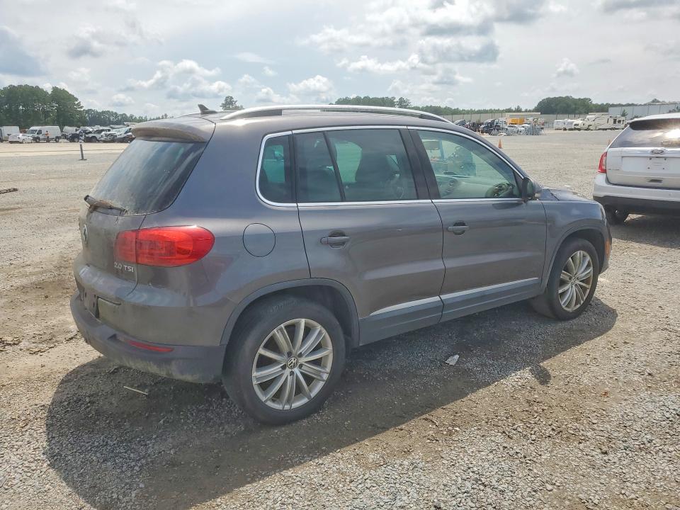 2012 Volkswagen Tiguan VIN WVGAV7AX0CW003956 COPART salvage auction — WATER/FLOOD, Nc - Dealer Only Clean Title, sold $225 on 2026-07-27 (photo 3)