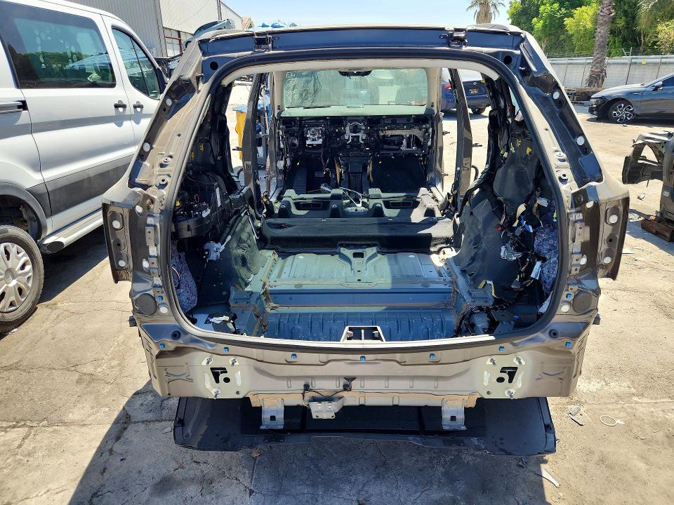 2025 Volvo Ex90 VIN 7JDE23KL8SG019096 COPART salvage auction — STRIPPED, CA - SALVAGE CERTIFICATE, sold $7,700 on 2026-10-06 (photo 6)