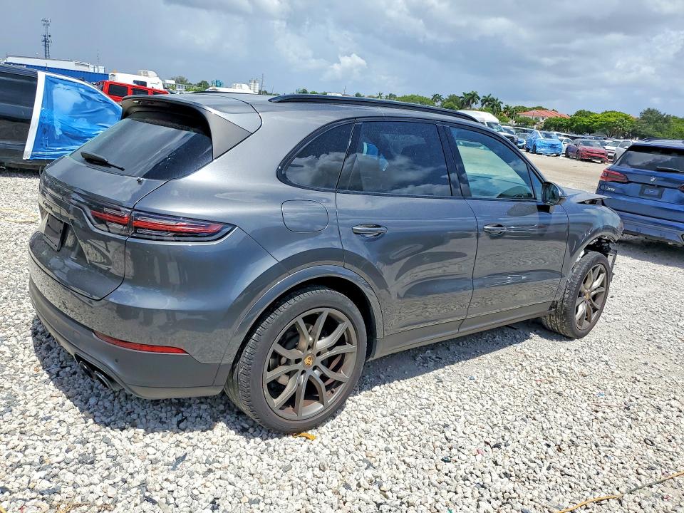 2022 Porsche Cayenne VIN WP1AA2AY4NDA04083 COPART salvage auction — FRONT END, Fl - Cert Of Title Slvg Rebuildable, sold $11,600 on 2026-08-21 (photo 3)