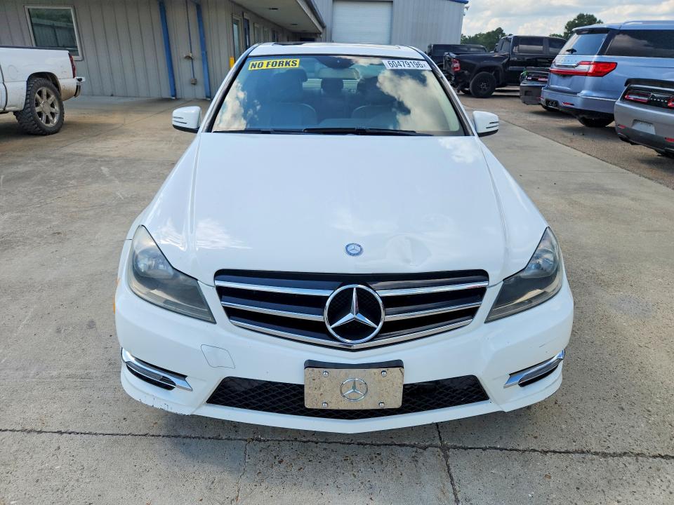 2014 Mercedes-benz C-klasse VIN WDDGF4HB2EG192522 COPART salvage auction — MINOR DENT/SCRATCHES, Ms - Certificate Of Title, sold $800 on 2026-07-31 (photo 5)