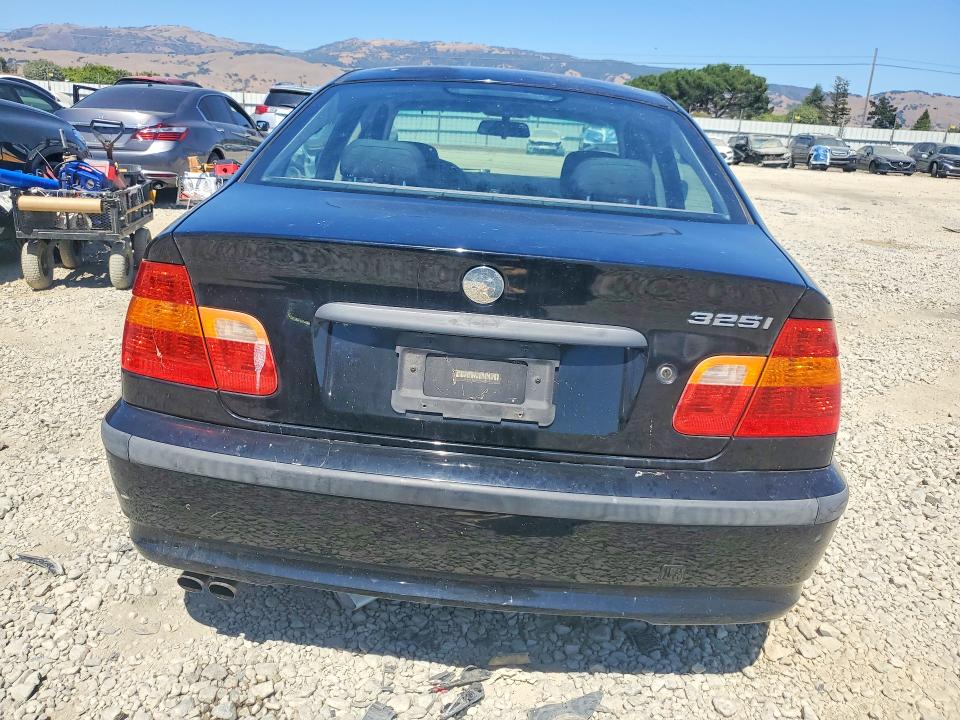 2002 BMW 3 series VIN WBAET37472NG80783 COPART salvage auction — MINOR DENT/SCRATCHES, Ca - Dis/Dlr/Exp Only Clean Title, sold $450 on 2026-07-28 (photo 6)