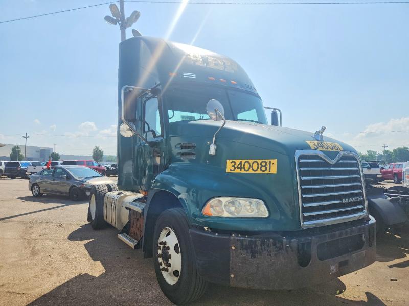 2015 Mack All other VIN 1M1AW01X5FM007414 COPART salvage auction — NORMAL WEAR, OK - CERTIFICATE OF TITLE (P), sold $2,050 on 2026-07-30 (photo 1)