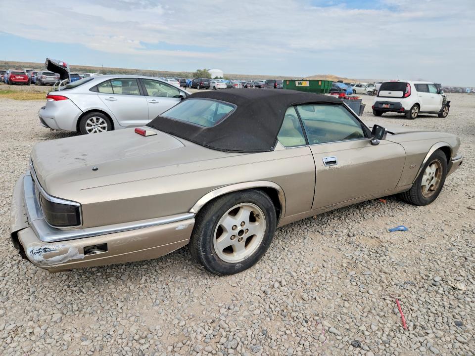 1995 Jaguar Xj series VIN SAJNX274XSC198255 COPART salvage auction — MINOR DENT/SCRATCHES, UT - CERTIFICATE OF TITLE, sold $175 on 2026-07-31 (photo 4)