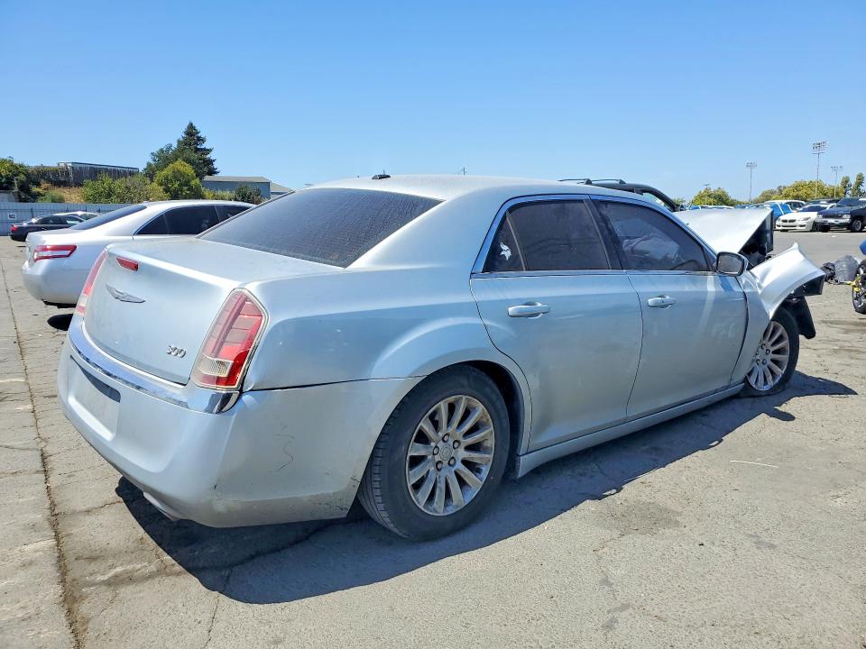 2013 Chrysler 300 VIN 2C3CCAAG9DH599363 COPART salvage auction — FRONT END, Ca - Dis/Dlr/Exp Only Clean Title, sold $550 on 2026-07-31 (photo 3)