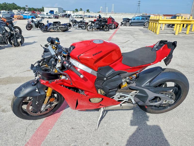 2025 Ducati Panigale VIN ZDMDAG6W6SB004231 COPART salvage auction — ALL OVER, TX - SALVAGE VEHICLE TITLE (P), sold $13,300 on 2026-08-20 (photo 3)
