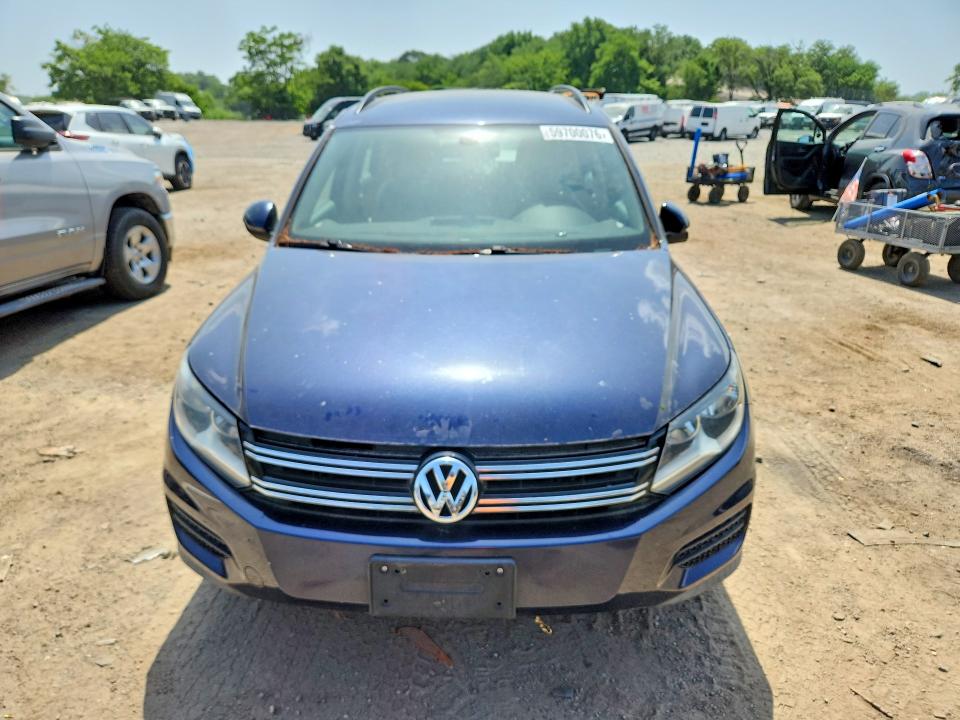 2016 Volkswagen Tiguan VIN WVGBV7AX8GW528645 COPART salvage auction — VANDALISM, Md - Certificate Of Title, sold $500 on 2026-08-04 (photo 5)