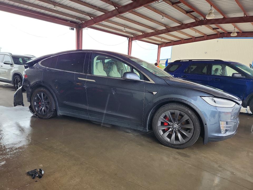 2018 Tesla Model x VIN 5YJXCDE44JF081127 COPART salvage auction — REAR END, Tx - Certificate Of Title, sold $7,700 on 2026-07-27 (photo 4)