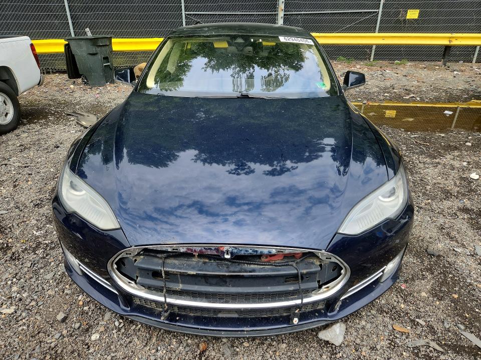 2014 Tesla Model s VIN 5YJSA1H2XEFP64187 COPART salvage auction — MECHANICAL, MD - CERTIFICATE OF TITLE, sold $3,250 on 2026-07-31 (photo 5)