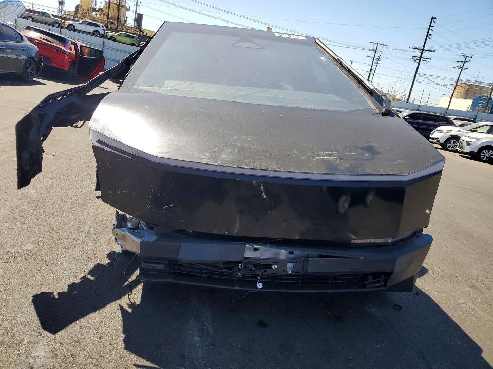2024 Tesla Cybertruck VIN 7G2CEHED4RA039725 COPART salvage auction — FRONT END, Ca - Salvage Certificate, sold $22,800 on 2026-09-02 (photo 5)