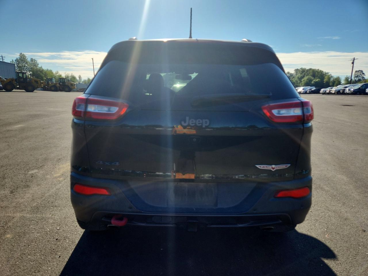 2017 Jeep Cherokee VIN 1C4PJMBS9HW568287 COPART salvage auction — Front End, OR - SALVAGE TITLE CERTIFICATE, sold $1,550 on 2026-09-02 (photo 6)