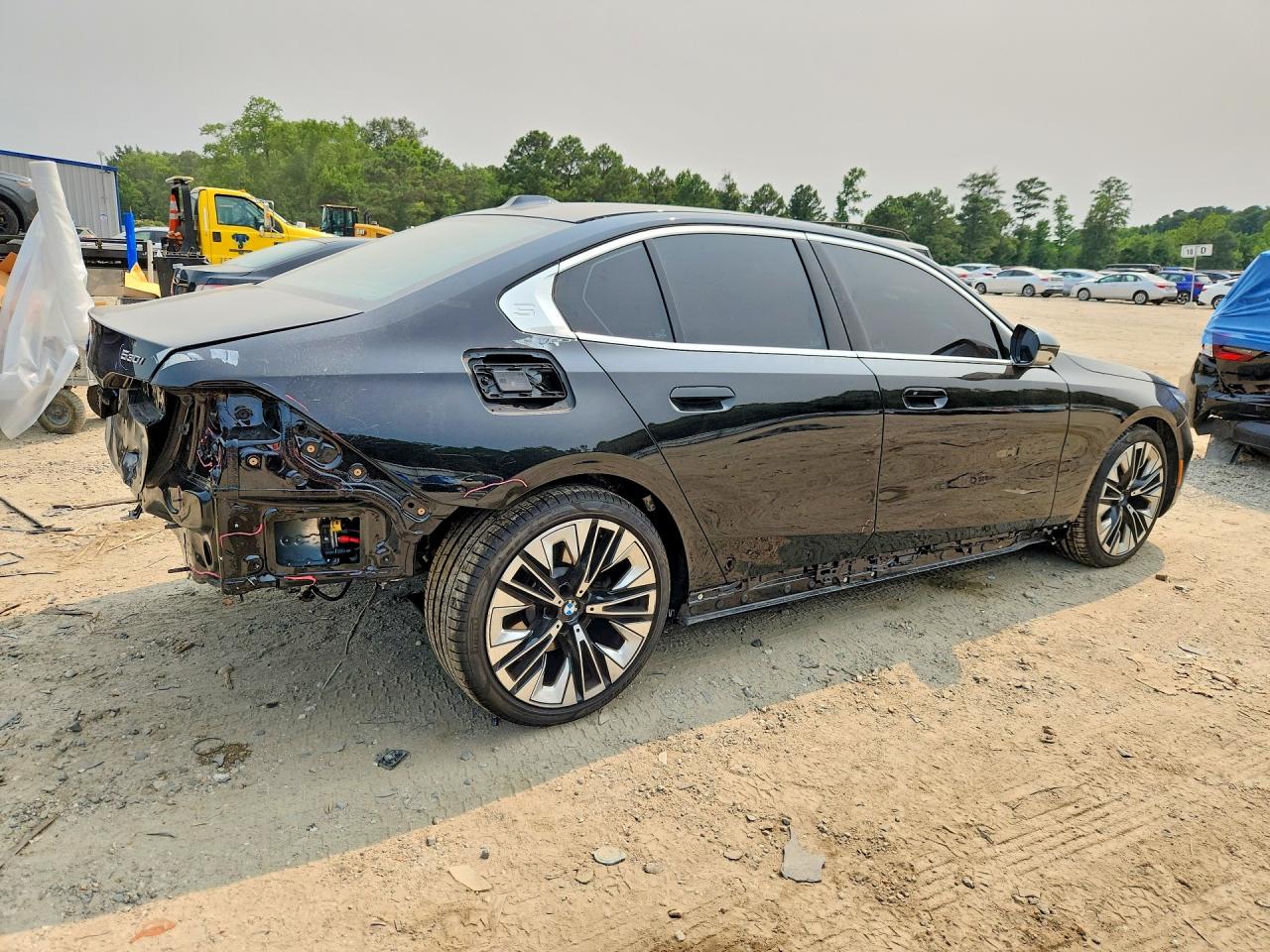 2024 BMW 5 Series VIN WBA53FJ04RCR24223 COPART salvage auction — Rear End, VA - CERT OF TITLE - SALVAGE, sold $29,750 on 2026-08-11 (photo 3)