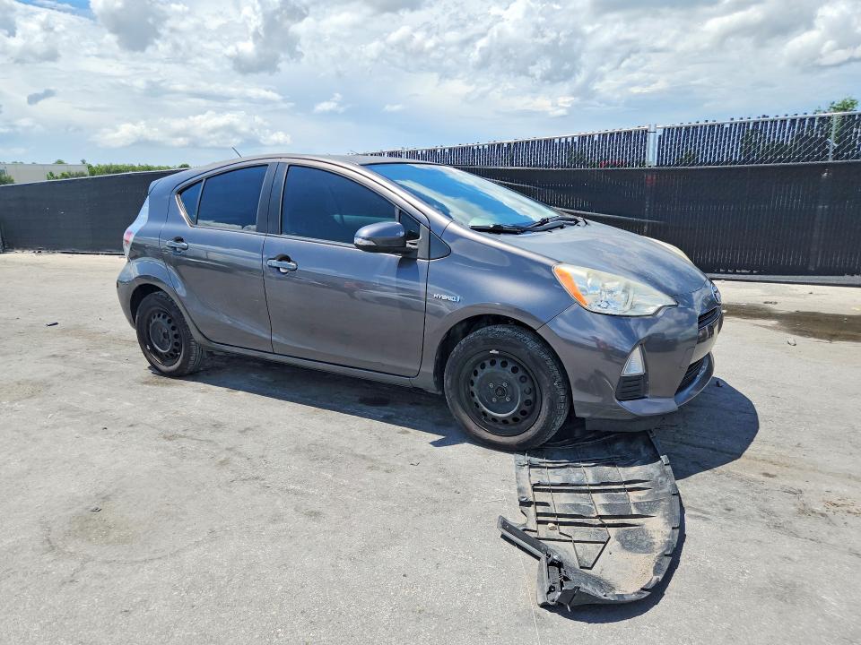 2013 Toyota Prius VIN JTDKDTB30D1535965 COPART salvage auction — FRONT END, Fl - Cert Of Title Slvg Rebuildable, sold $325 on 2026-07-21 (photo 4)