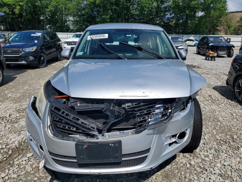 2010 Volkswagen Tiguan VIN WVGBV7AX1AW516456 COPART salvage auction — FRONT END, Ma - Cert Of Title-Reconstrctd Coll, sold $400 on 2026-08-14 (photo 5)