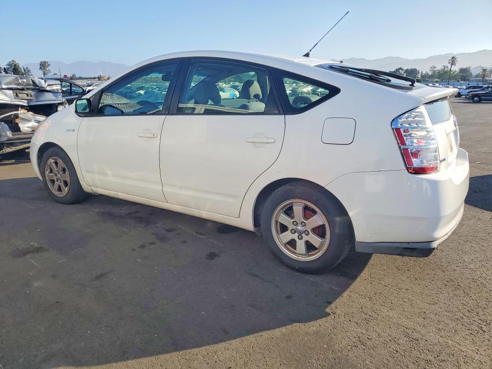 2007 Toyota Prius VIN JTDKB20U273236188 COPART salvage auction — MINOR DENT/SCRATCHES, CA - DIS/DLR/EXP ONLY CLEAN TITLE, sold $250 on 2026-07-27 (photo 2)
