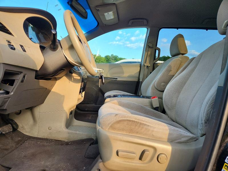 2011 Toyota Sienna VIN 5TDKK3DC8BS094136 COPART salvage auction — MINOR DENT/SCRATCHES, NY - CERTIFICATE OF TITLE, sold $825 on 2026-07-17 (photo 7)